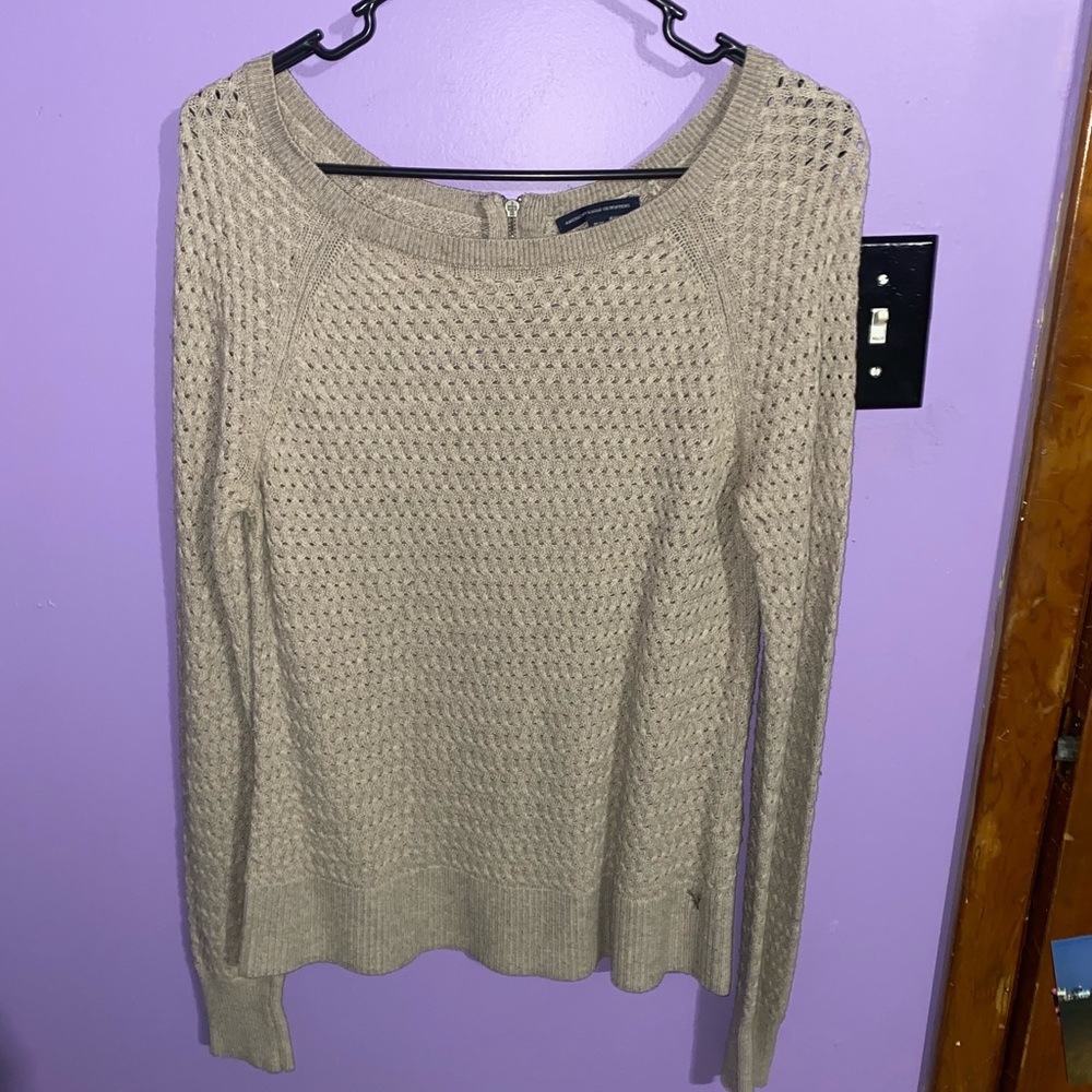 Brown/tan sweatshirt